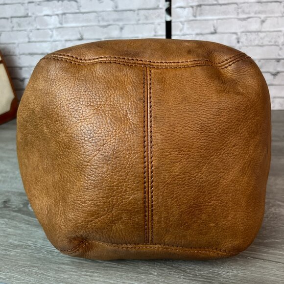 Vintage Coach Sonoma XL Soft Natural Grain Bucket Bag - Picture 4 of 7